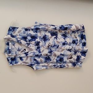 Calvin Klein sleeveless v neck blouse M